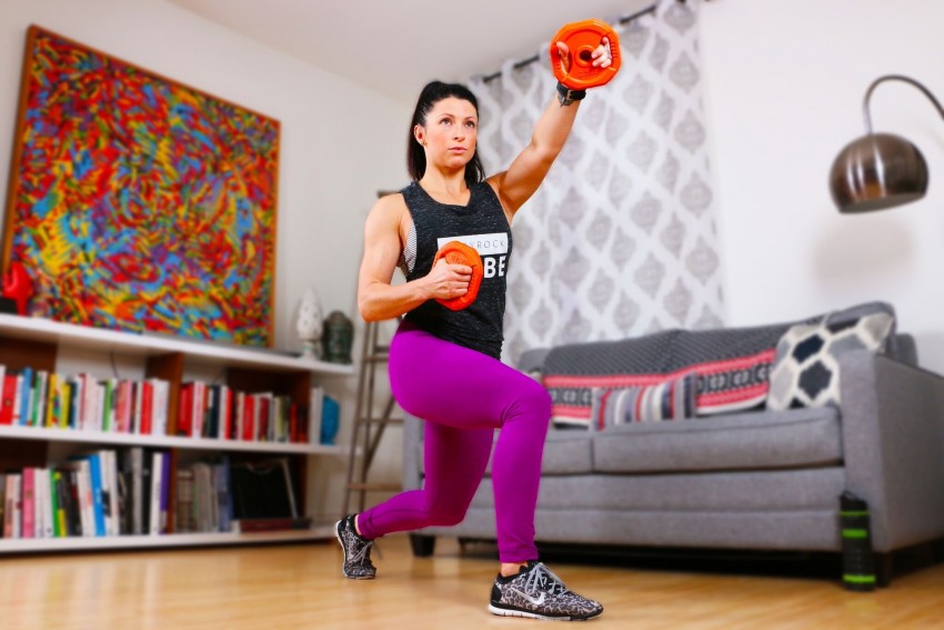 Комплекс упражнений в домашних условиях: программа тренировок для начинающих и опытных спортсменов (100 фото и видео советы)