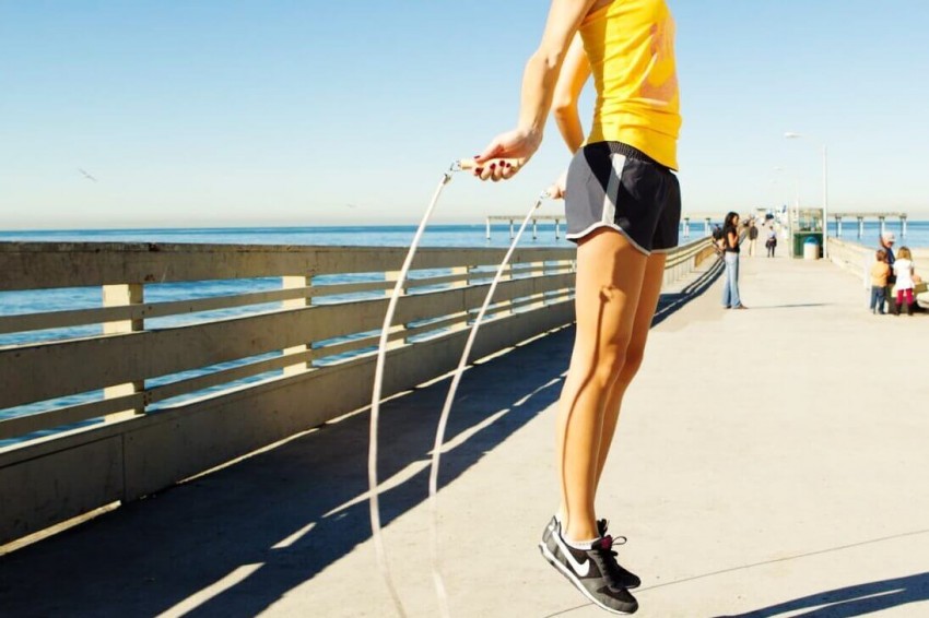 Комплекс утренних упражнений - зарядка и растяжка для начинающих и опытных спортсменов. Советы и рекомендации профессионалов (110 фото)