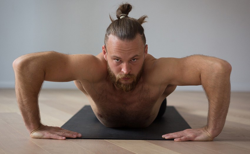 Йога для мужчин начинающих упражнения видео thumbnail