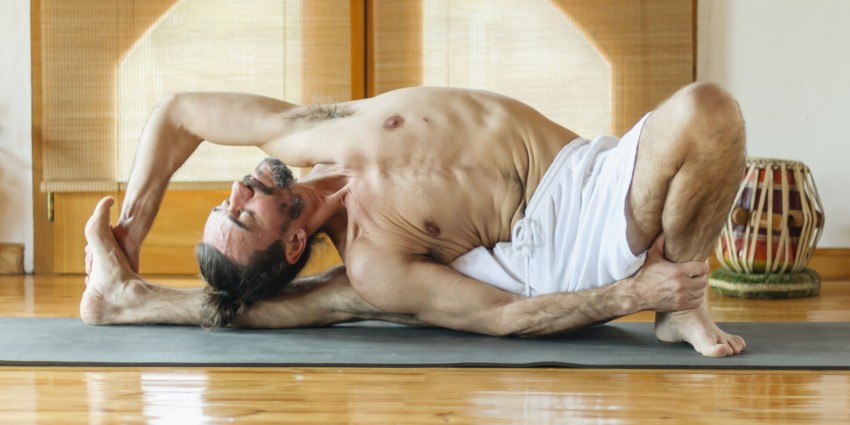 Йога для мужчин упражнения для начинающих видео