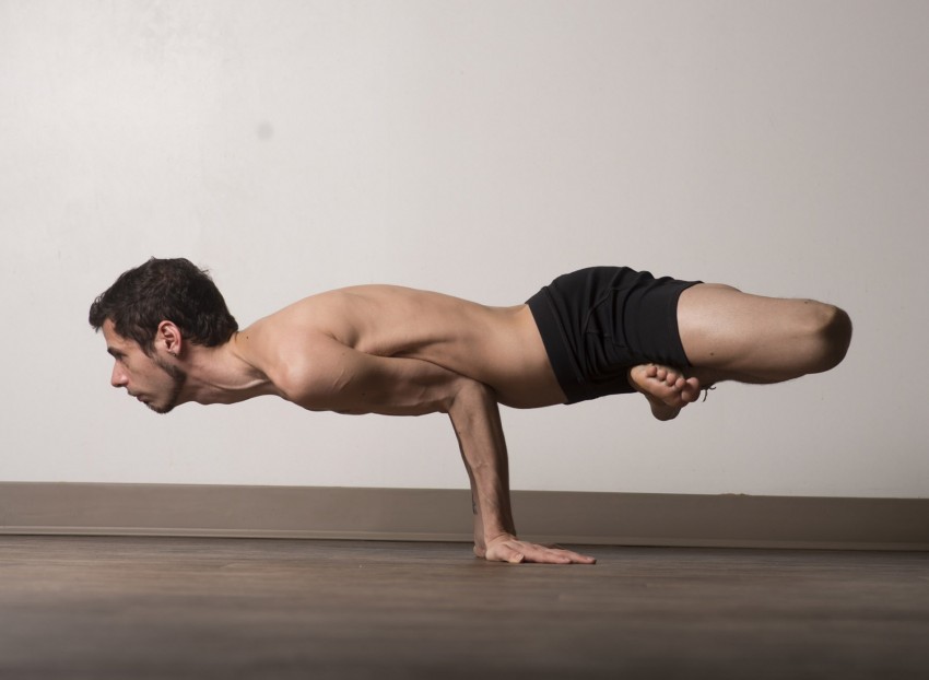 Силовая йога: описание комплекса упражнений для начинающих. 120 фото и основные отличия от классической практики