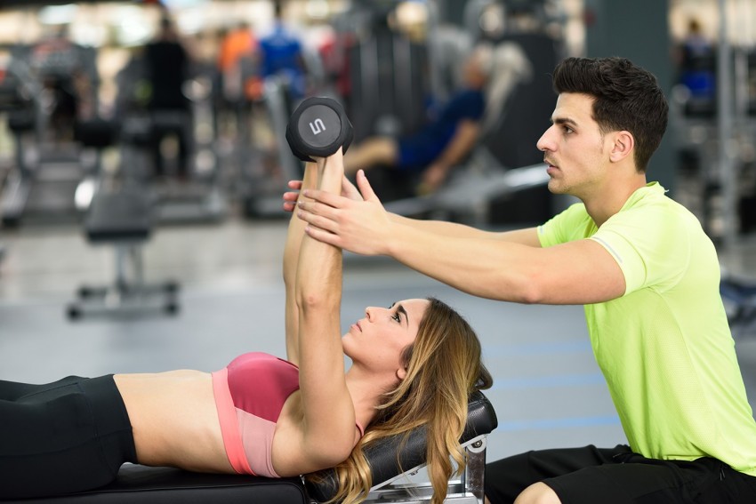 Упражнения на плечи - как планируется тренировка плечевого пояса и спины. Эффективные и базовые упражнения для увеличения плеч