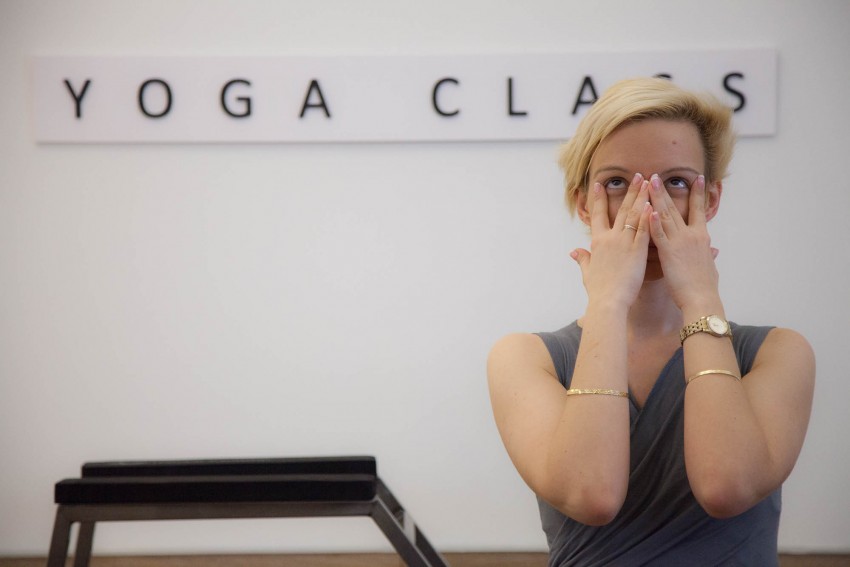 Йога для омоложения лица: эффективные комплексы упражнений и видео уроки для начинающих
