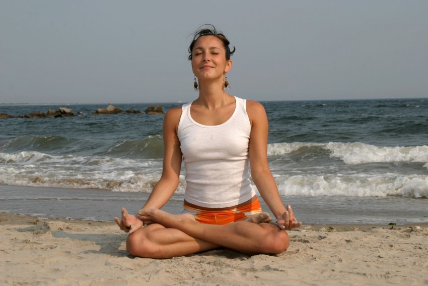 Йога для омоложения лица: эффективные комплексы упражнений и видео уроки для начинающих