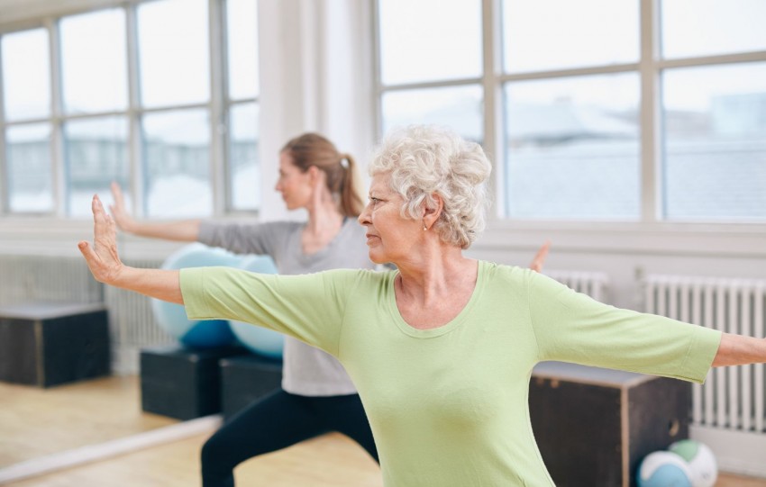 Йога для пожилых - комплекс упражнений и лучшие практики для тела и духа (95 фото и видео)