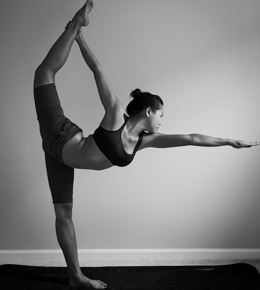 Йога стоя - советы по выбору упражнений, тренировки для начинающих и варианты укрепления здоровья